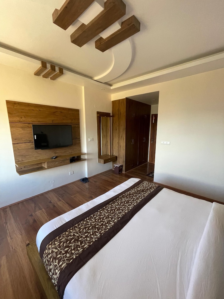 hotel apple view narkanda