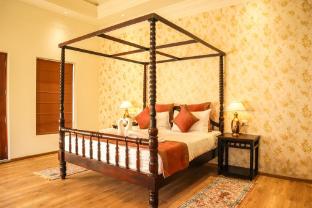 hotel raj vilas the palace