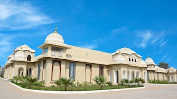 hotel raj vilas the palace