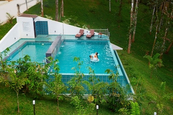 era resort by stride