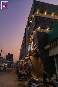 hotel raj lodging andboarding