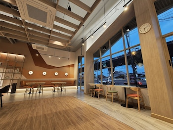 The Publyc Hotel,,2 star