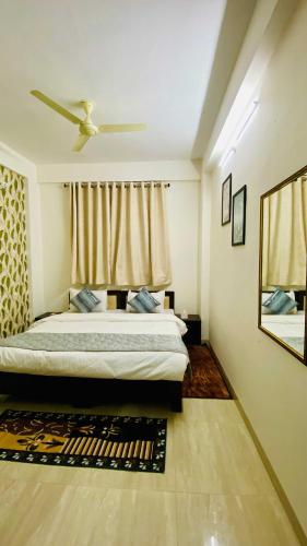 Hotel Regency,,3 star