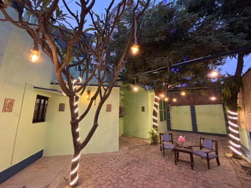 The Noor House,Taj East Gate Rd 63,3 star