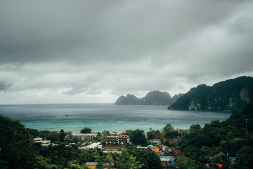 summer sea phi phi island