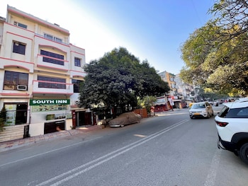 south inn green park south delhi