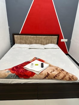 hotel gurukripa guest house