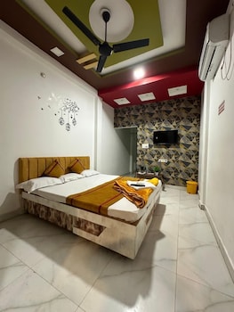 hotel gurukripa guest house