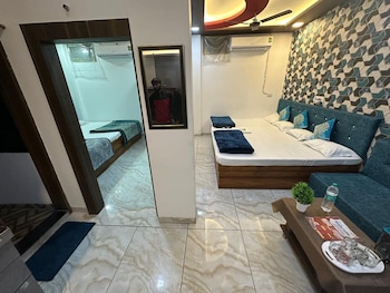 hotel gurukripa guest house