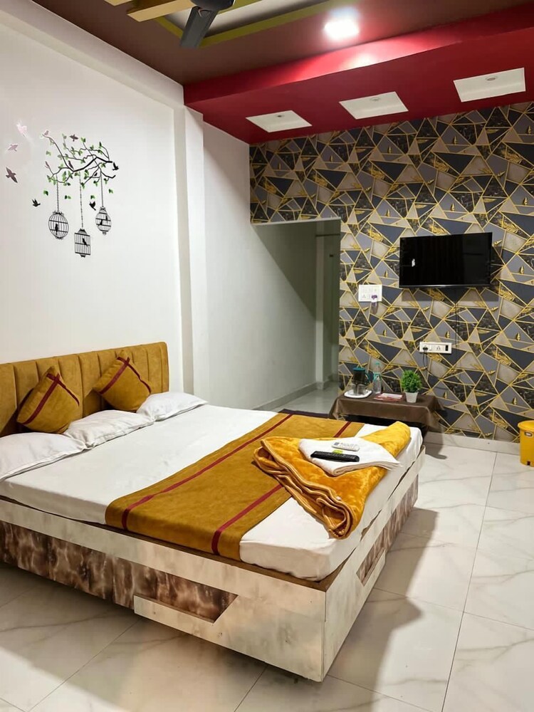 hotel gurukripa guest house