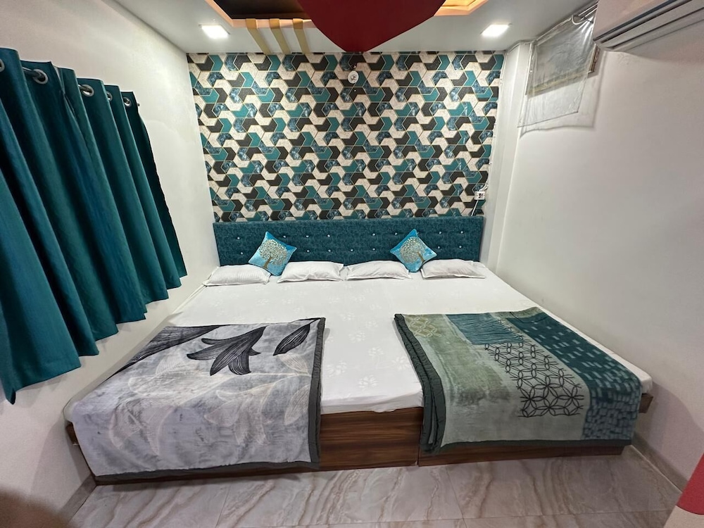 hotel gurukripa guest house