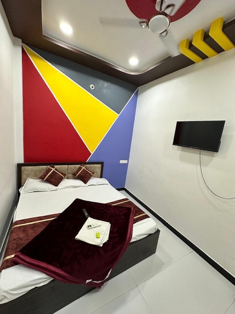 hotel gurukripa guest house