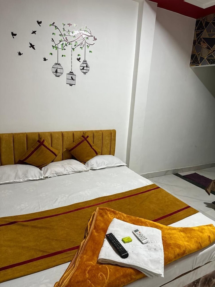 hotel gurukripa guest house