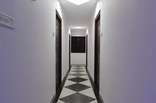 Hotel O V R Residency Near Sri Amruth Chithra Mandira,,4 star