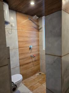 the venus live like a local