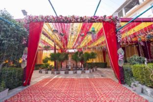 Royal Mansion Lawns,,2 star