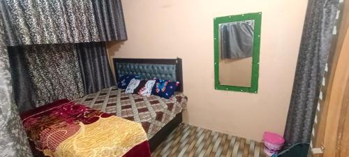 Hotel Shree Gopal Niketan Mathura,,2 star