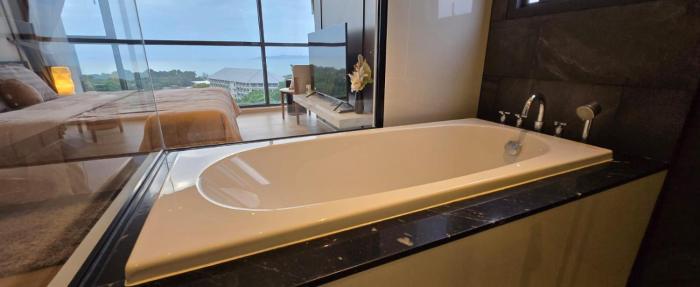 luxury 2 bed room sea view best location