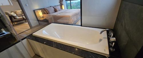 luxury 2 bed room sea view best location