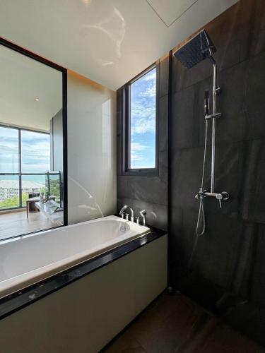 luxury 2 bed room sea view best location