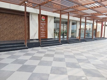 hotel tulips inn by vkg