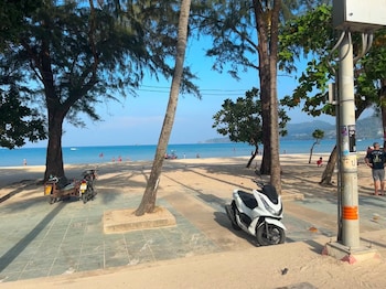 the taksim patong beach hotel