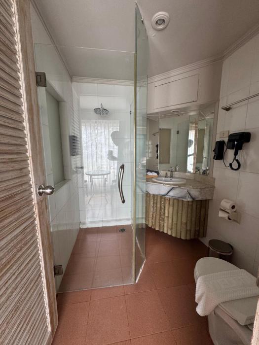 the taksim patong beach hotel