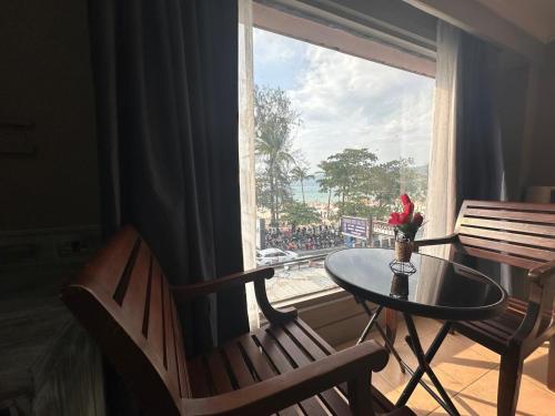 the taksim patong beach hotel