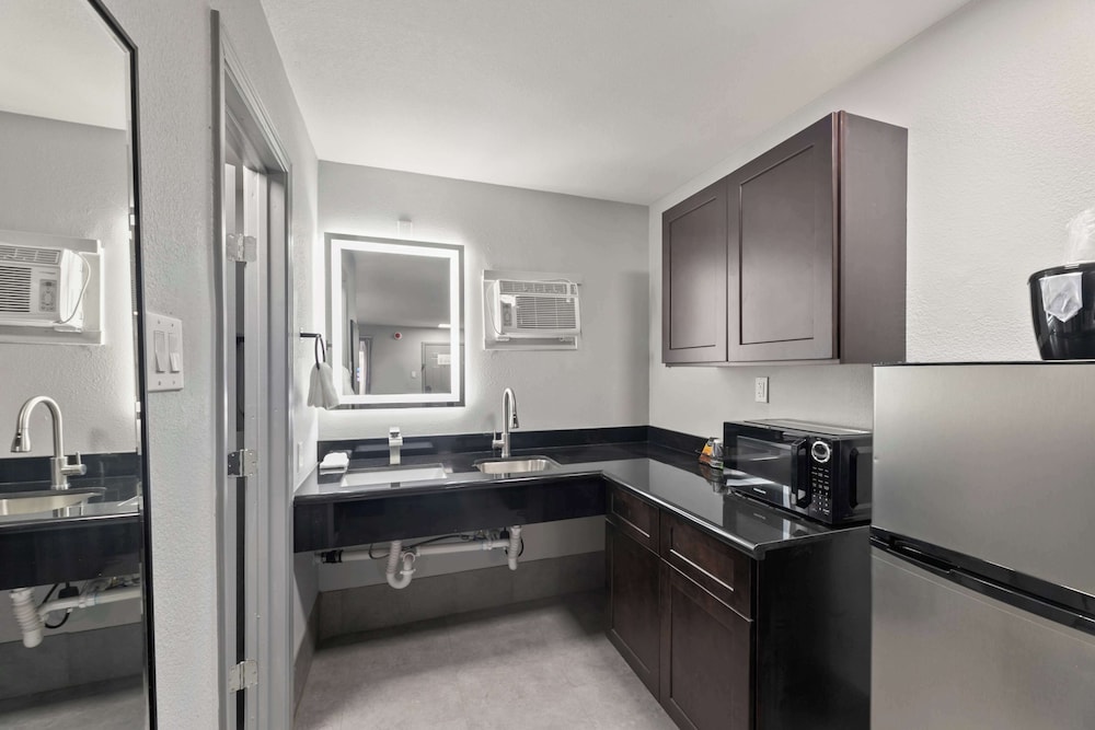 guesthouse extended stay laredo