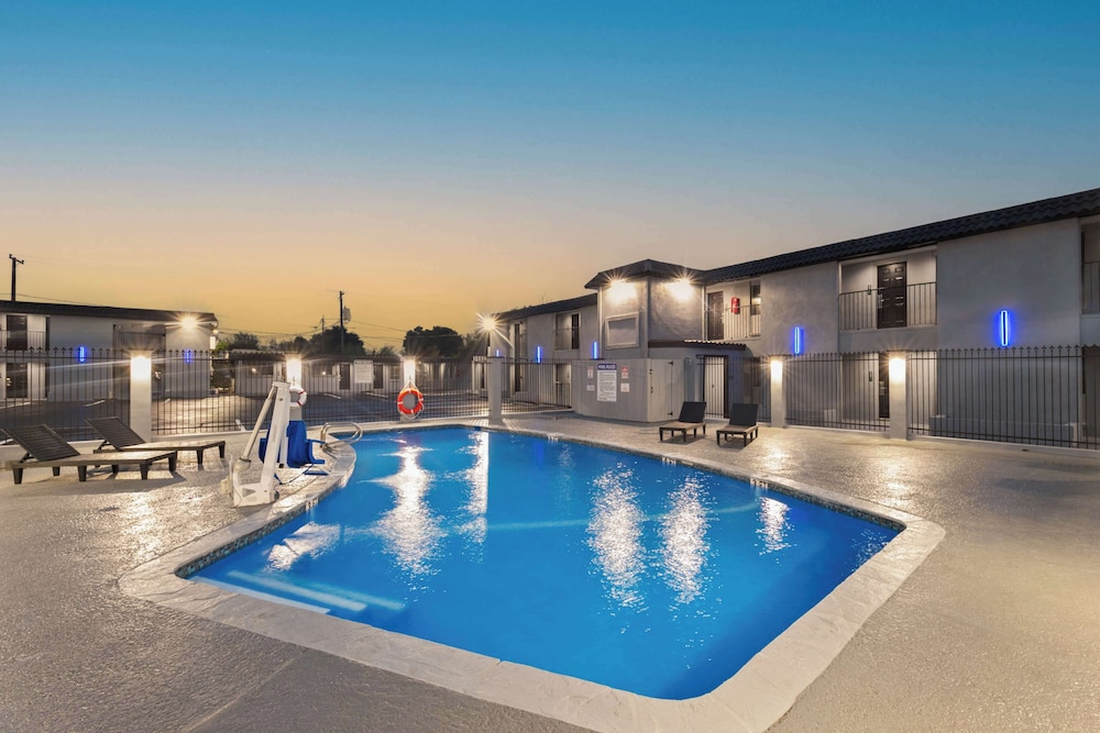 guesthouse extended stay laredo