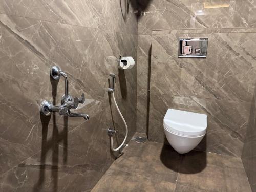 white teak suites 3bhk madhapur hitec city