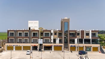 shivam hotel madhavpur