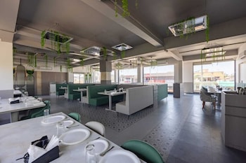 shivam hotel madhavpur