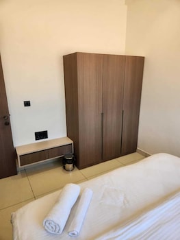 shivam hotel madhavpur