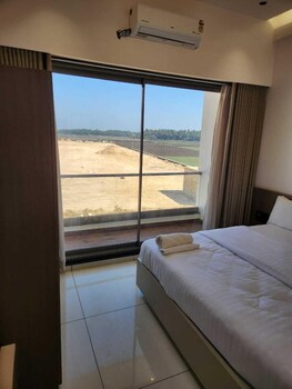 shivam hotel madhavpur