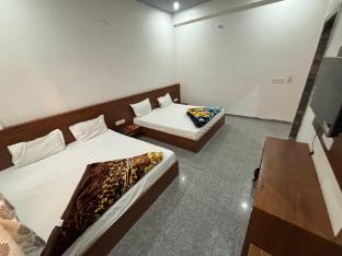 hotel ishwar palace