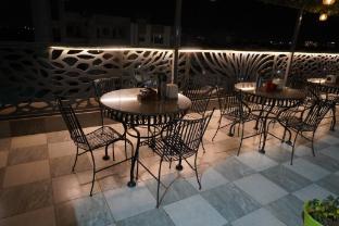 Sunroof Hotel & Rooftop Kitchen,,3 star