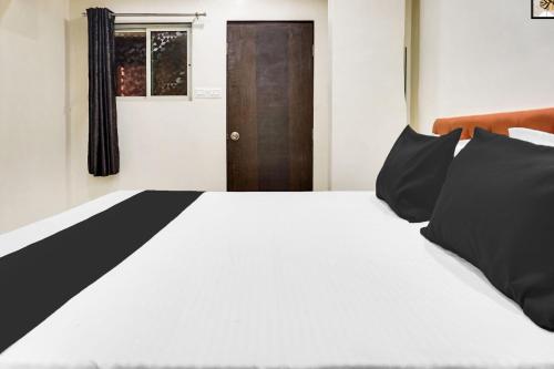 Hotel O Sarovar,,4 star