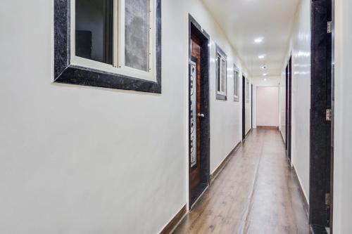 Hotel O Sarovar,,4 star