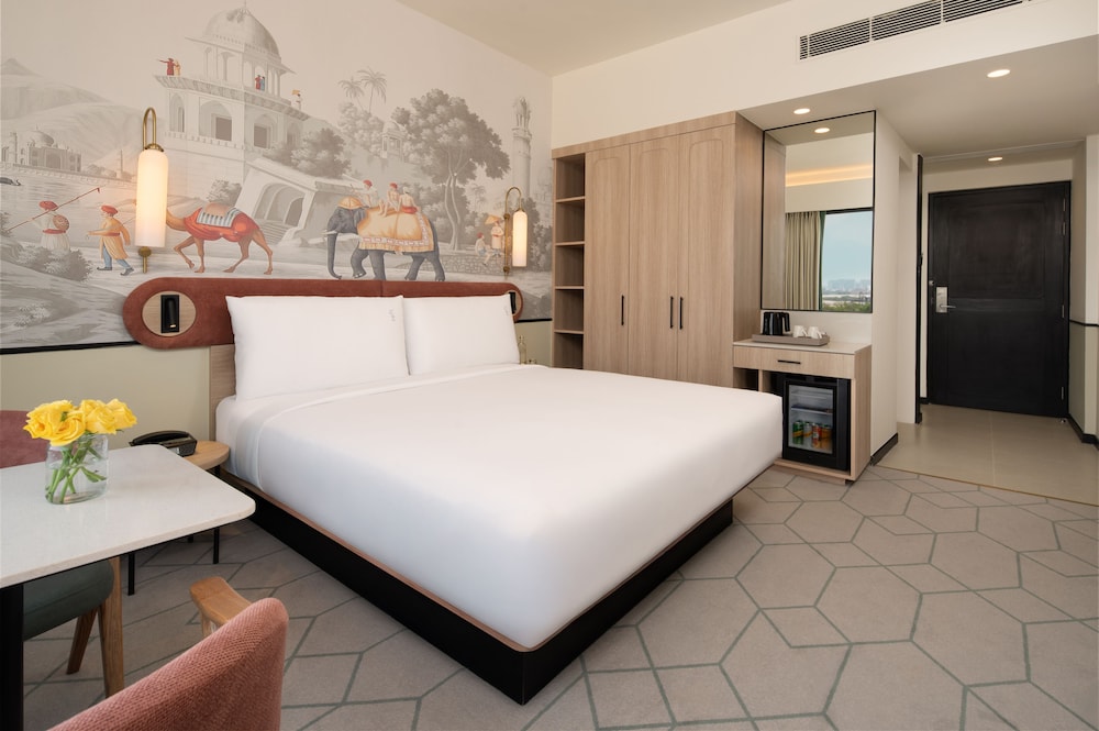 holiday inn gurgaon nh8 by ihg