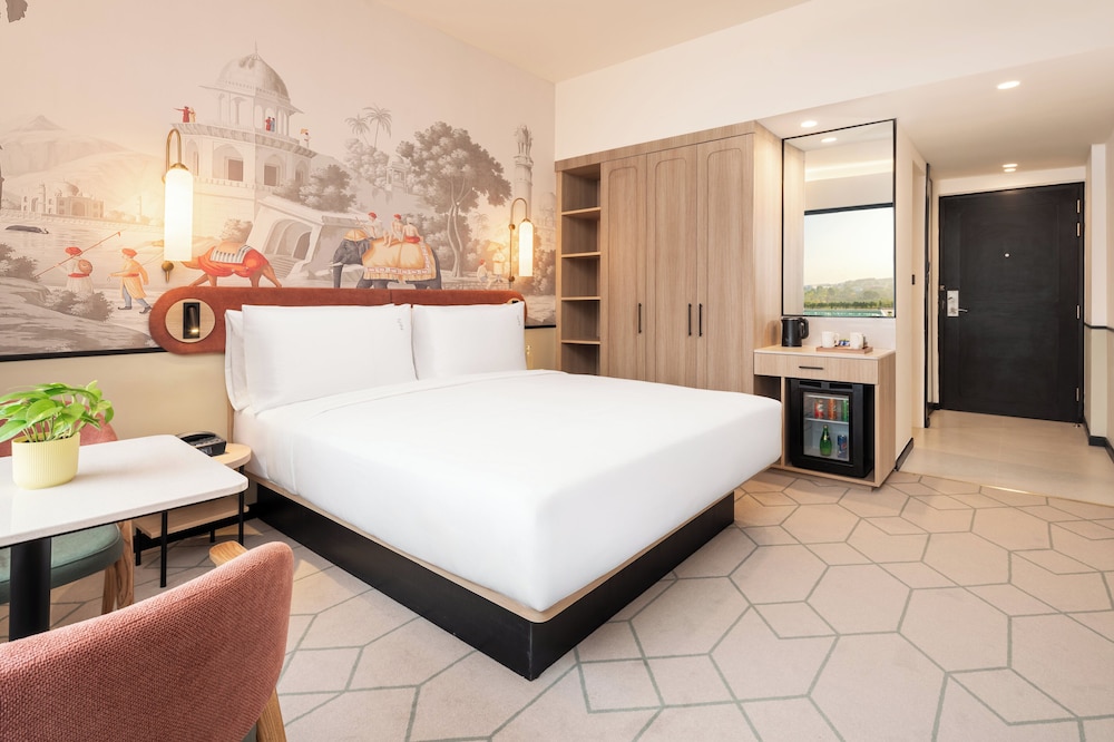 holiday inn gurgaon nh8 by ihg