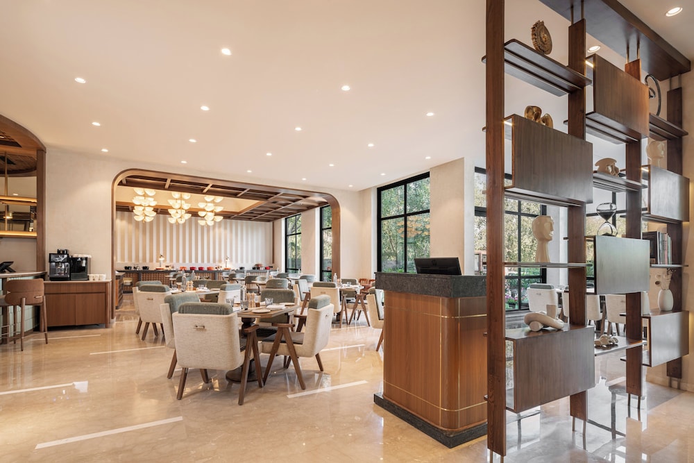 holiday inn gurgaon nh8 by ihg