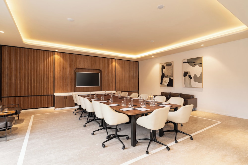 holiday inn gurgaon nh8 by ihg