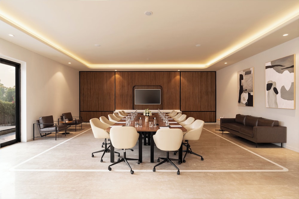 holiday inn gurgaon nh8 by ihg