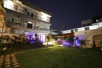 hotel kameshut garden bar and restaurant