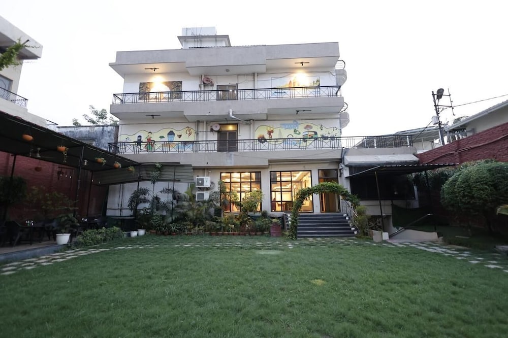 hotel kameshut garden bar and restaurant
