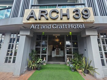 Mandalar Arch 39 Hotel,,3 star