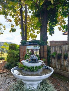 Brick Box Pool Villa Café & Restaurant,,3 star