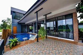 Brick Box Pool Villa Café & Restaurant,,3 star