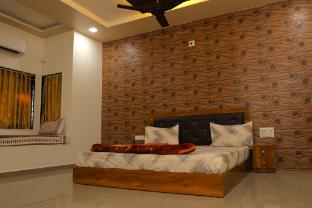 maruti resort and villas